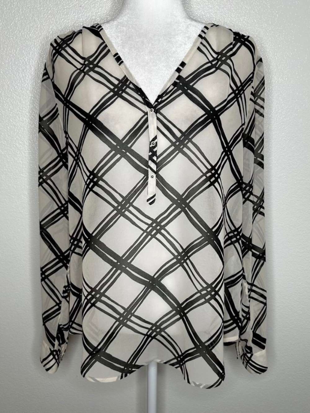 Banana Republic Womens Cream Windowpane Chiffon V-Neck Long Sleeve Top Blouse L